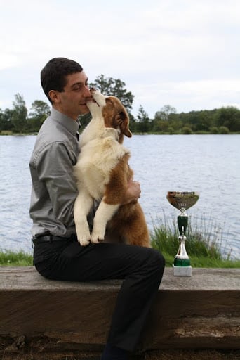 High spirited girl for fender song de la Contrée d'Elmera