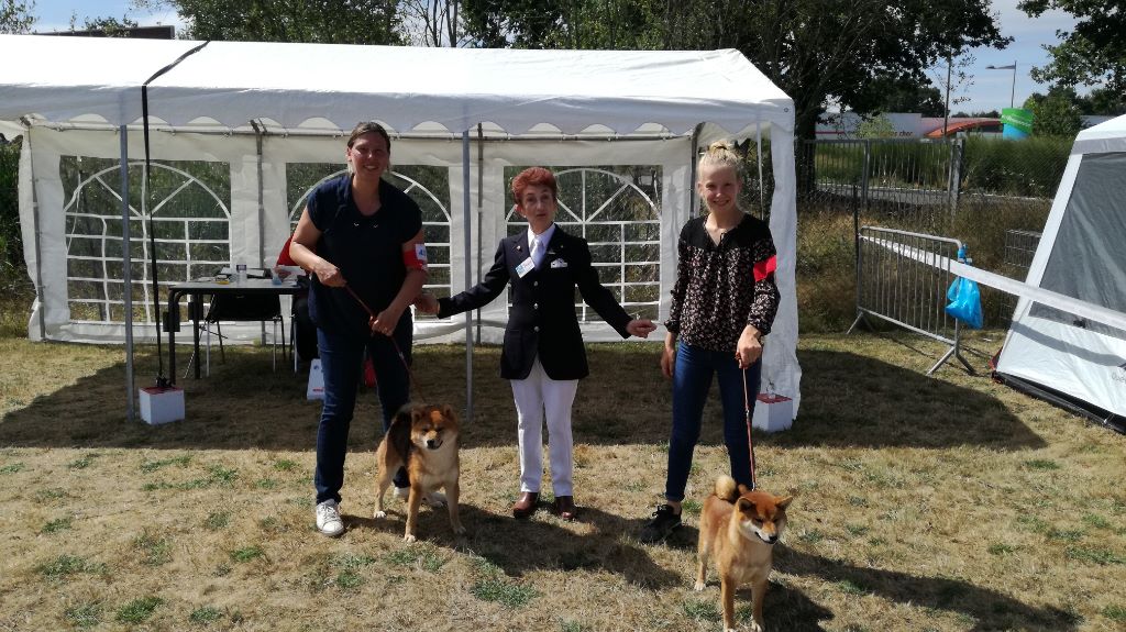 Nagoya De La Source Des Rochettes - 1er Excellent en classe jeune femelle