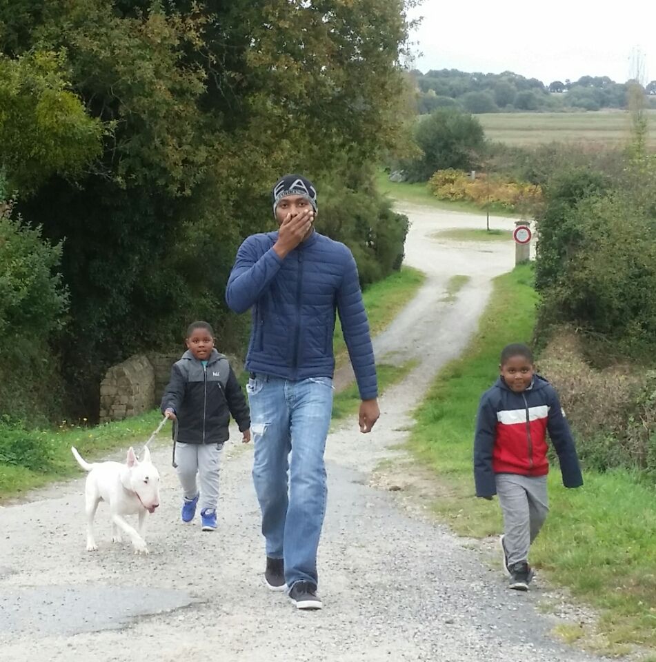 Publication : (Sans Affixe)