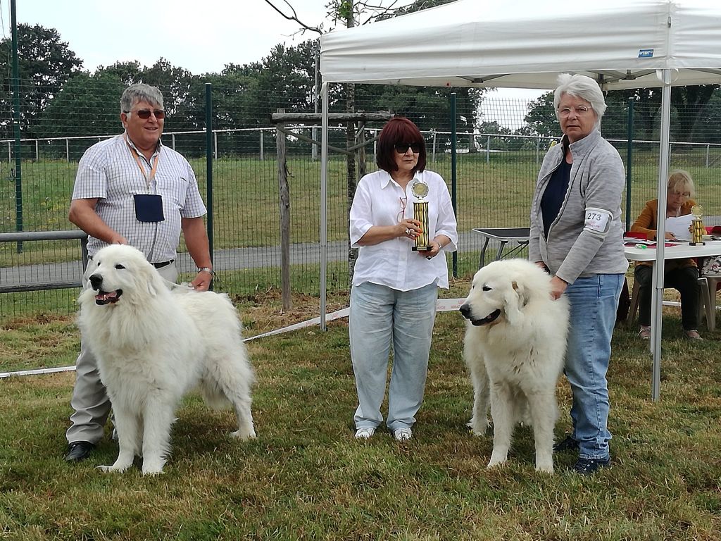 Carousse czym chata bogata - 1 EX CAC MEILLEUR DU RACE